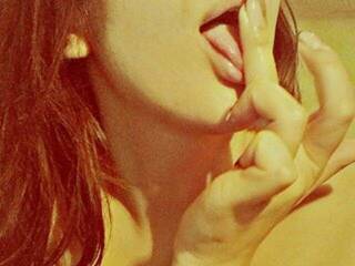 Ερωτική συνομιλία μέσω βίντεο JulieJu