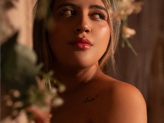 Ερωτική συνομιλία μέσω βίντεο JuliethaTaylor