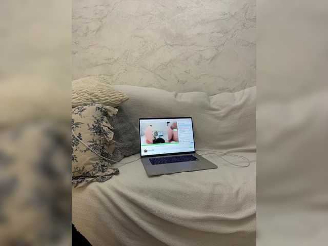 Εκπομπές οθόνης LeilaPopy