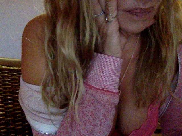 Hello❤️❤️❤️KISSES ... NUDE 493 TOKENS