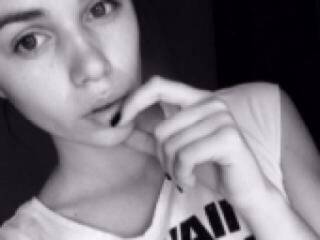 Ερωτική συνομιλία μέσω βίντεο kamilux