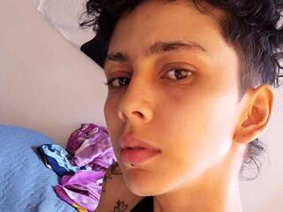 Ερωτική συνομιλία μέσω βίντεο Karla98