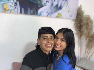 Ερωτική συνομιλία μέσω βίντεο karlaymau