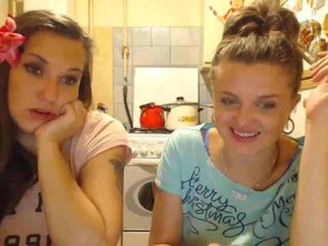 Εκπομπές οθόνης SEX-THREESOME