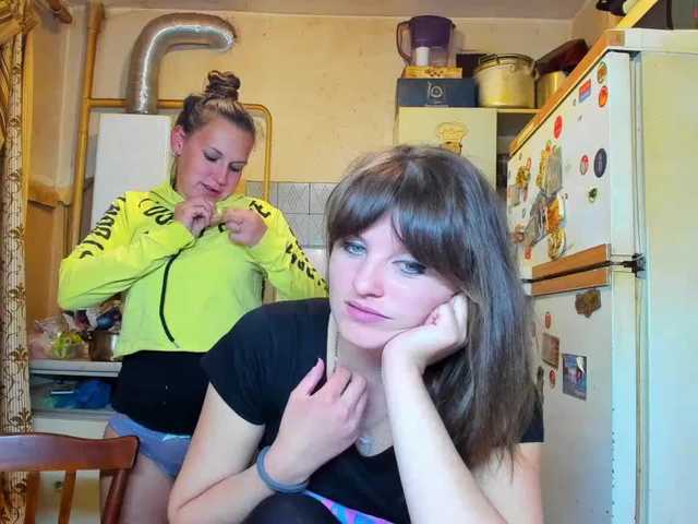 Εκπομπές οθόνης SEX-THREESOME