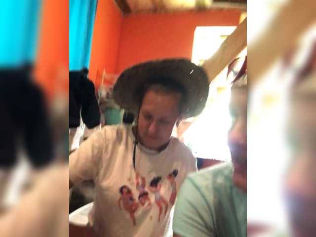 Εκπομπές οθόνης SEX-THREESOME