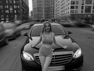 Ερωτική συνομιλία μέσω βίντεο KARYY