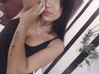 Ερωτική συνομιλία μέσω βίντεο KataleyaMansson