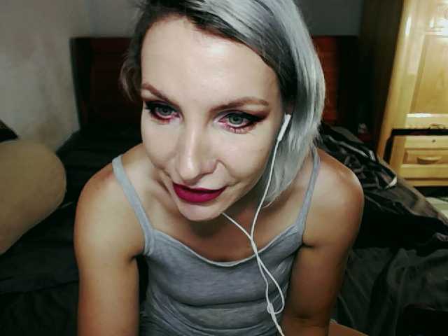 Εκπομπές οθόνης KatarinaJ