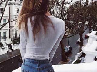 Ερωτική συνομιλία μέσω βίντεο katiahoffman