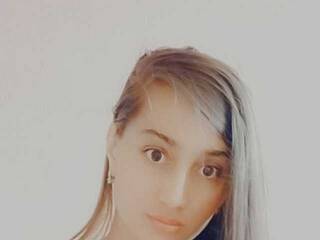 Ερωτική συνομιλία μέσω βίντεο katie-adamss