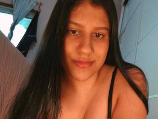 Ερωτική συνομιλία μέσω βίντεο katieliins