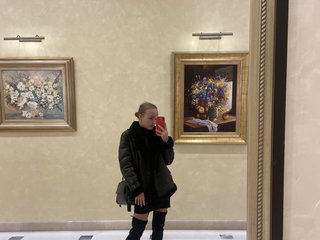 Ερωτική συνομιλία μέσω βίντεο Kay-Lally