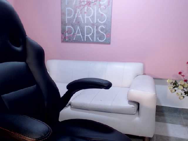 Εκπομπές οθόνης KellyeJonnes