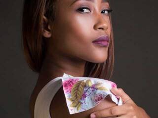 Ερωτική συνομιλία μέσω βίντεο khataleyaBala