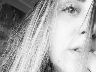 Ερωτική συνομιλία μέσω βίντεο Kiki2-1