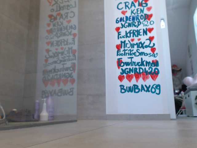 Εκπομπές οθόνης KinkyMoni