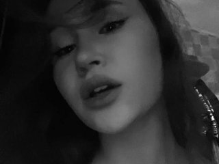 Ερωτική συνομιλία μέσω βίντεο KiraVixen