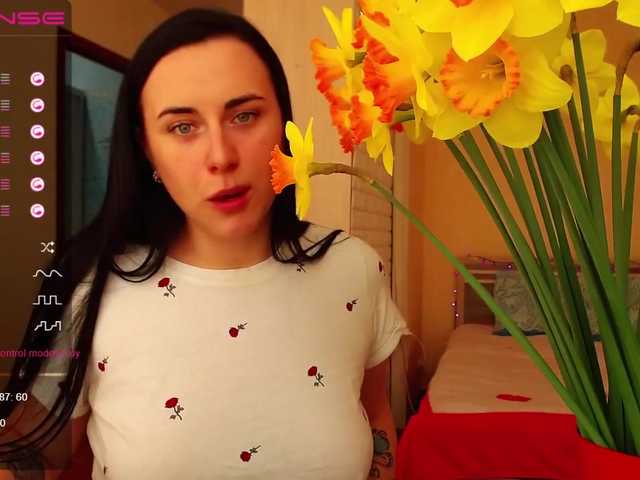 Φωτογραφίες -Yurievna- Welcome to my room) My name is Sveta) I love flowers and orgasms) I prefer level 26-33) lovense 2 tips , i see *****0 tip)