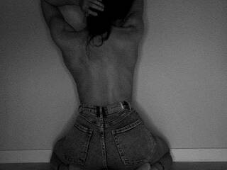 Ερωτική συνομιλία μέσω βίντεο L-o-l-ita