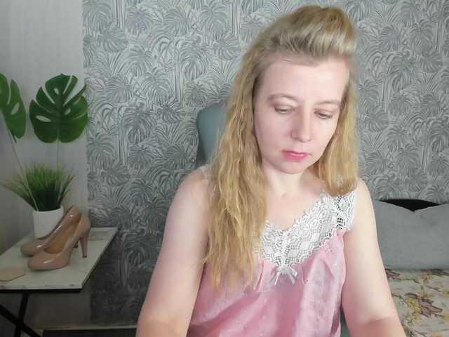 Φωτογραφίες Lady-blonde Hi ! in private naked, different poses, masturbation, naked dancing, close-up. In full private - naked, dildo, orgasm, C2C.