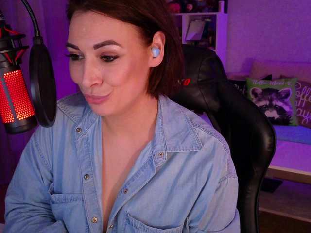 Εκπομπές οθόνης LadyLLS