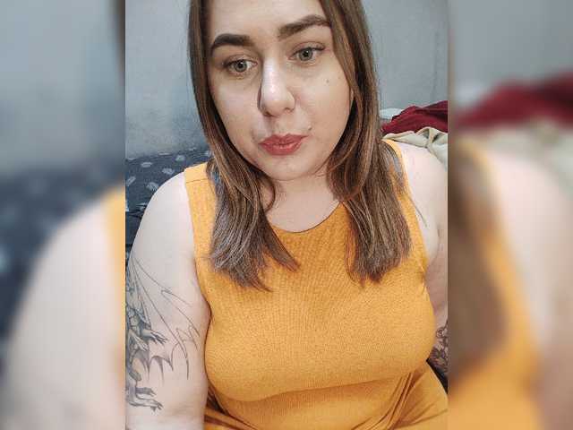 Εκπομπές οθόνης LadyUniverse