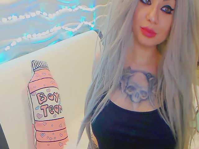 Εκπομπές οθόνης Monster_Doll