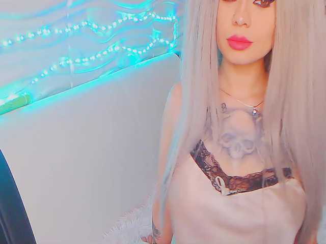 Εκπομπές οθόνης Monster_Doll