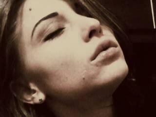 Ερωτική συνομιλία μέσω βίντεο lale4ka24