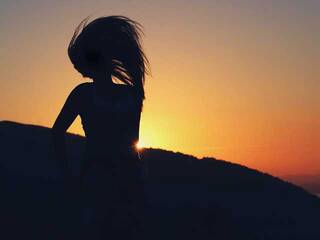 Ερωτική συνομιλία μέσω βίντεο Lallie-Nora