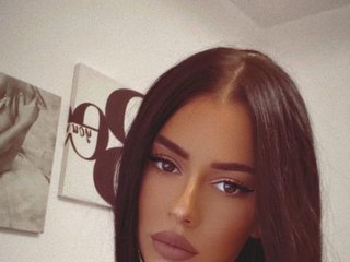 Ερωτική συνομιλία μέσω βίντεο LaraShaw