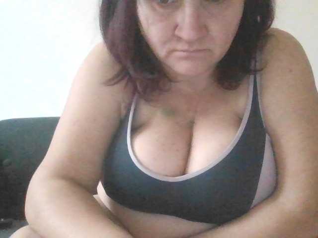 Φωτογραφίες LaraXXX33 Hello Today my bigg boobs are just 10 tok if u want see more I have menu try it!!