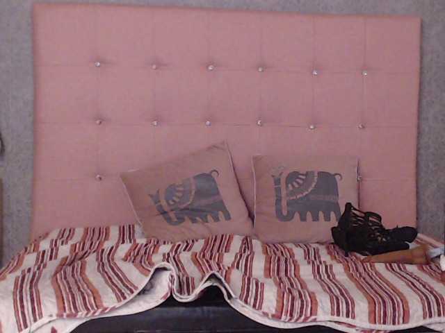 Φωτογραφίες LATIN-QUEENN welcome to my living room i love vibes make my bed wet