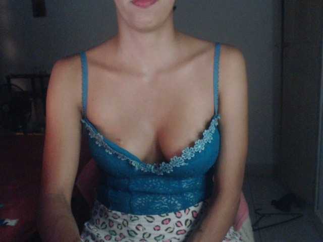 Φωτογραφίες laura-latin Hi I'm angel, my goal is a #blowjob with lots of #saliva, I'm #new here and I'm looking for my #daddysgirl to give me lots of #milk 300 tokes goal