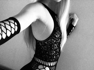 Ερωτική συνομιλία μέσω βίντεο laura11bone