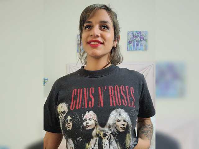 Εκπομπές οθόνης LauraBlau