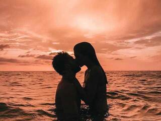 Ερωτική συνομιλία μέσω βίντεο laurika