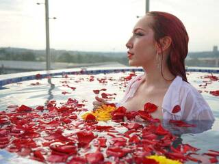 Ερωτική συνομιλία μέσω βίντεο LeeahCollins