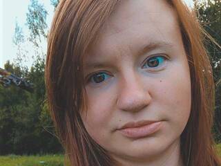 Ερωτική συνομιλία μέσω βίντεο Leenakene