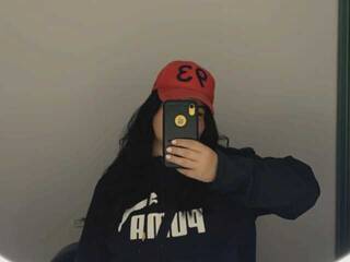 Ερωτική συνομιλία μέσω βίντεο LeilaSweetCat