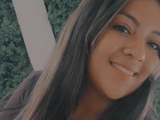 Ερωτική συνομιλία μέσω βίντεο leoncitahot