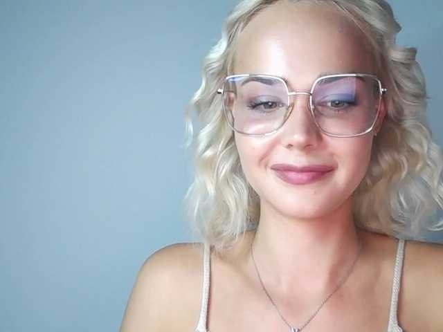 Φωτογραφίες lexieSpicy Sweet and yet dang naughty ;) #innocentface #sweet #petite #glasses #fetish #natural #shorthair #domina #teaser #cfmn #joi #cei #cbt #sph #cucktrainingI don;t speak russian