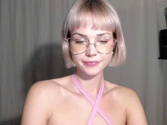 Φωτογραφίες lexieSpicy Sweet and yet dang naughty ;) #innocentface #sweet #petite #glasses #fetish #natural #shorthair #domina #teaser #cfmn #joi #cei #cbt #sph #cucktraining