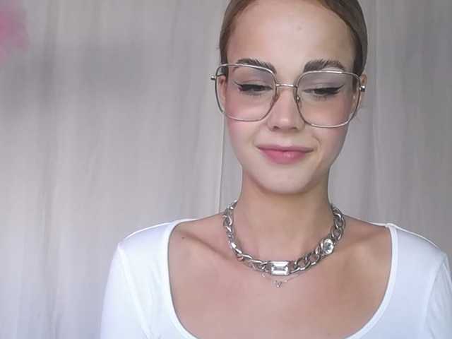 Φωτογραφίες lexieSpicy Sweet and yet dang naughty ;) #innocentface #sweet #petite #glasses #fetish #natural #shorthair #domina #teaser #cfmn #joi #cei #cbt #sph #cucktraining