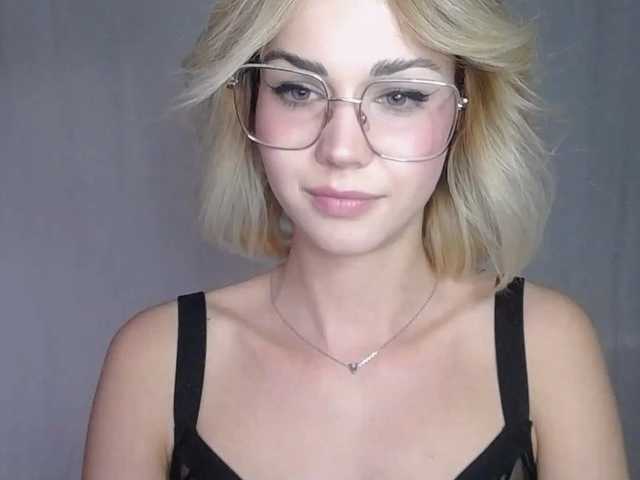 Φωτογραφίες lexieSpicy Sweet and yet dang naughty ;) #innocentface #sweet #petite #glasses #fetish #natural #shorthair #domina #teaser #cfmn #joi #cei #cbt #sph #cucktraining