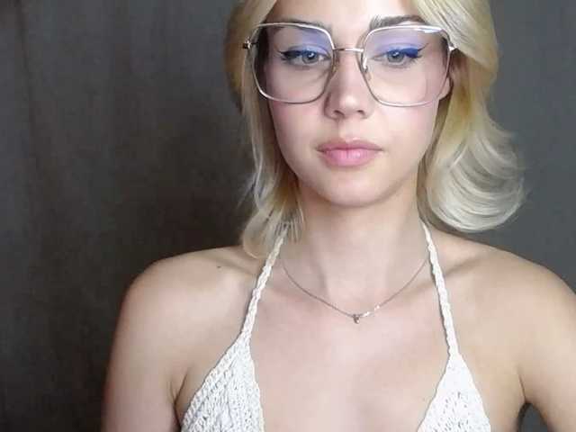 Φωτογραφίες lexieSpicy Sweet and yet dang naughty ;) #innocentface #sweet #petite #glasses #fetish #natural #shorthair #domina #teaser #cfmn #joi #cei #cbt #sph #cucktraining