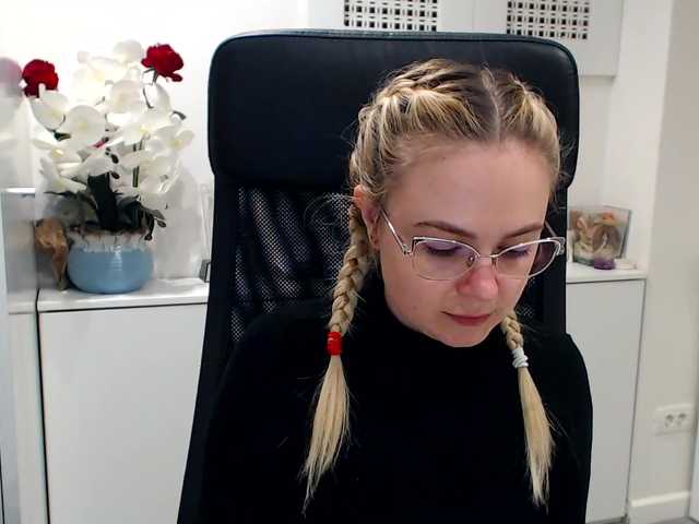 Φωτογραφίες LexyTyler Lush on! Broadcasting from my boss office :) so shhhhh #blonde #lushon #shh #onlyfullprivateson #makemecum #glasses