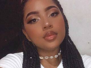 Ερωτική συνομιλία μέσω βίντεο Lia-smith-1