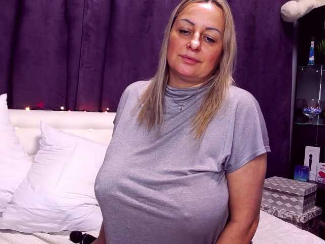 Εκπομπές οθόνης LianaXMilf